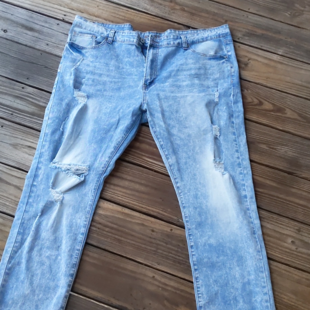 Light Distressed Denim Jeans